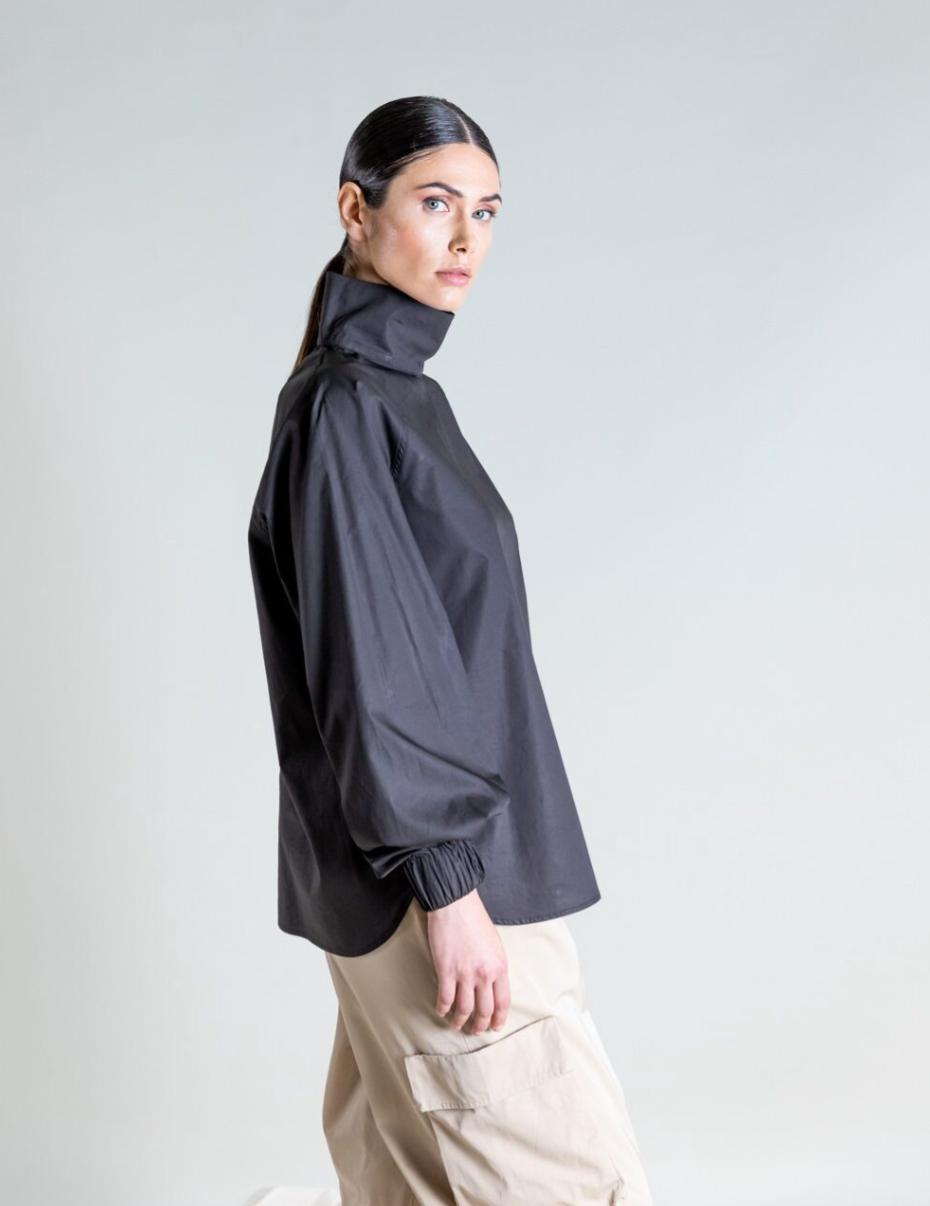 Button Collar Shirt by Psophia