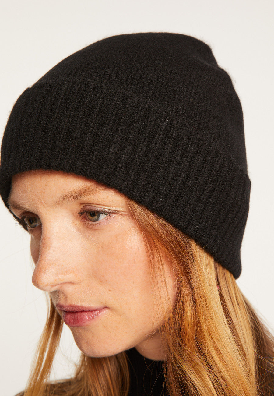 Lola Unisex Cashmere Beanie